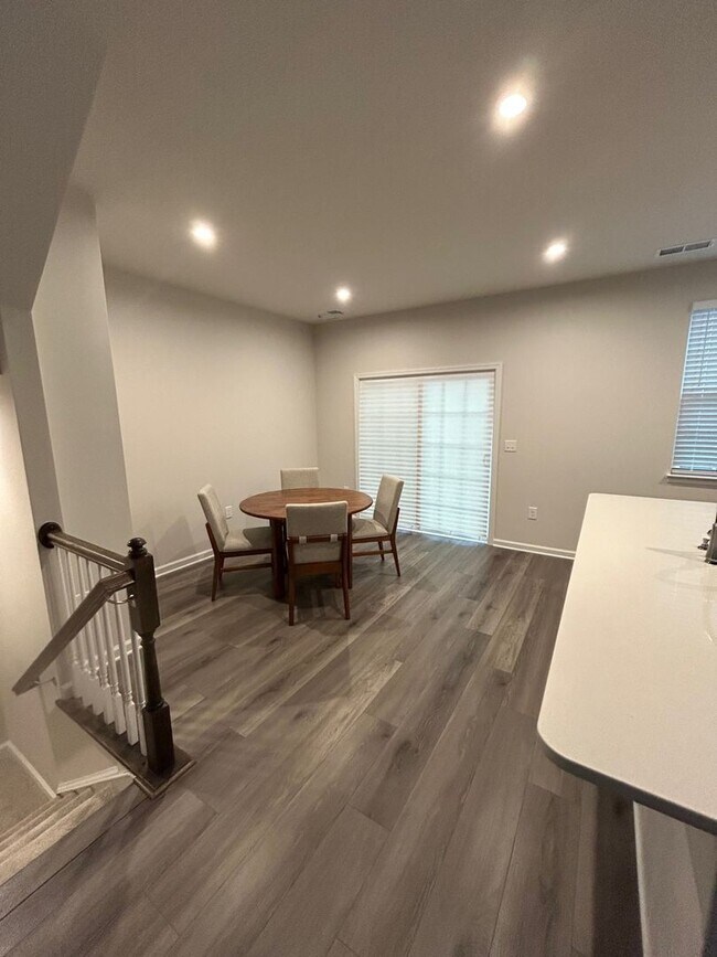 Foto del edificio - Lovely Colvard Farms Townhouse