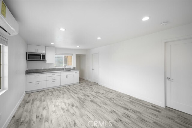 Building Photo - 11148 Plainview Ave
