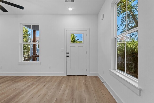 Foto del edificio - 576 S Willow Ave