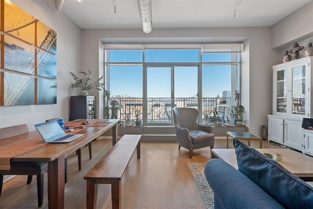 Foto del edificio - 689 Marin Blvd