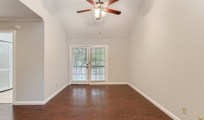 Building Photo - 16301 Ledgemont Ln