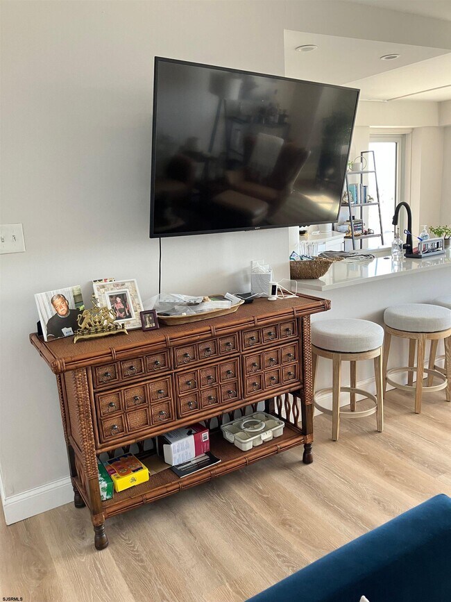 Foto del edificio - 6101 Monmouth Ave