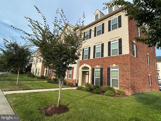 Foto del edificio - 24706 Hutchinson Farm Dr
