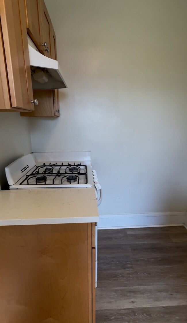 Foto del edificio - 349A Pleasant St