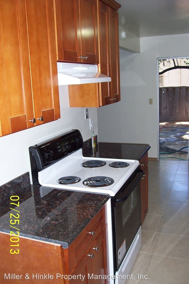 Foto del edificio - 412-414 Pinehurst Ave