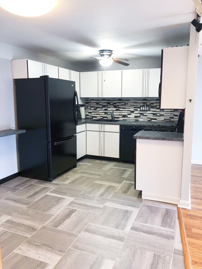 Foto del edificio - 923 Sagamore Dr