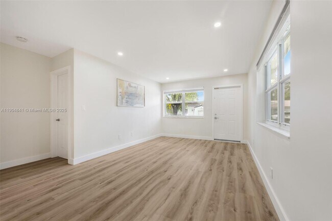 Foto del edificio - 3101 SW 19th St