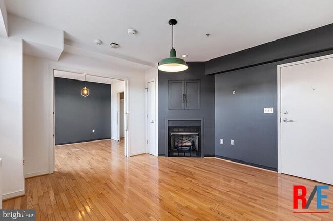 Building Photo - 815 King St