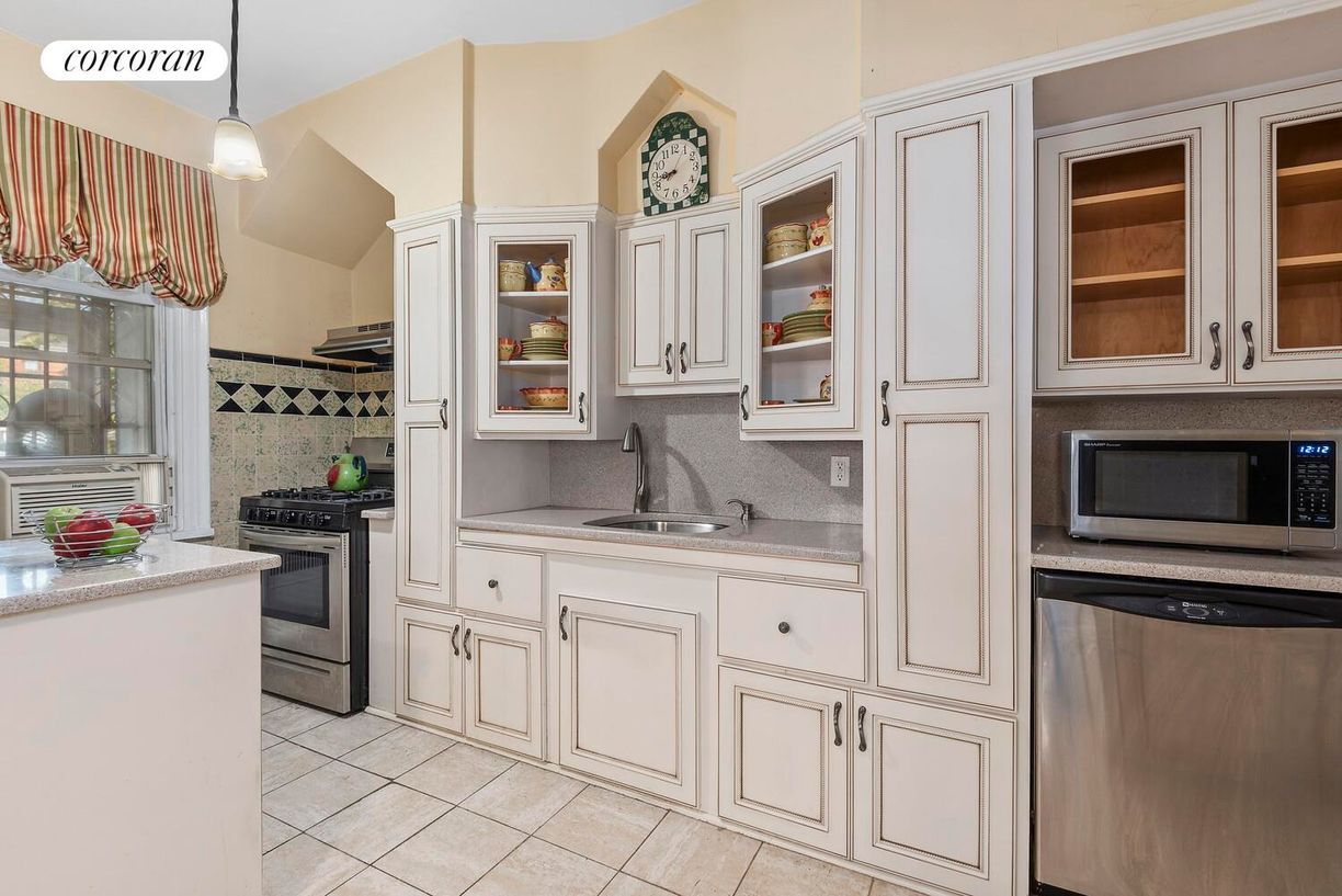 Foto principal - 5715 Snyder Ave