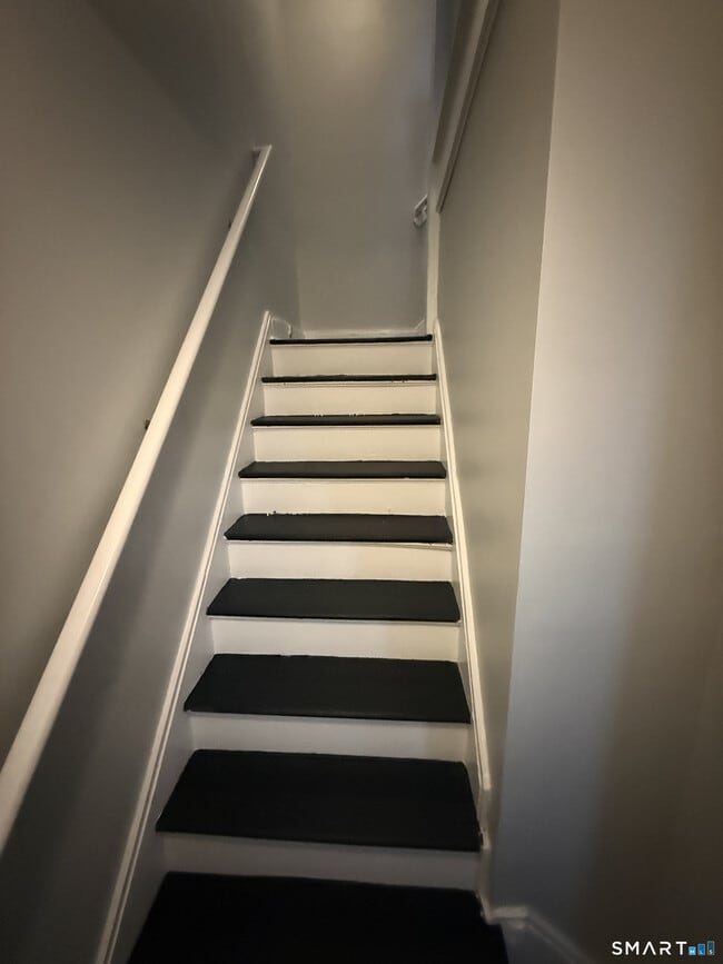 Building Photo - 127 Eagle St