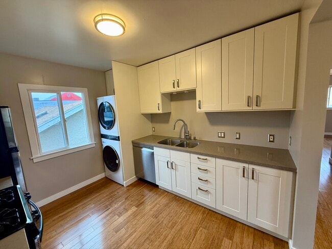 Building Photo - 610 Indiana Ave