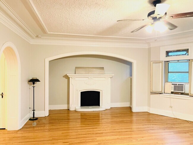 Foto del edificio - 1527 W Pratt Blvd