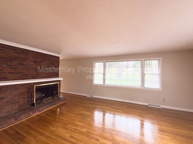 Building Photo - 5317 Coronado Dr