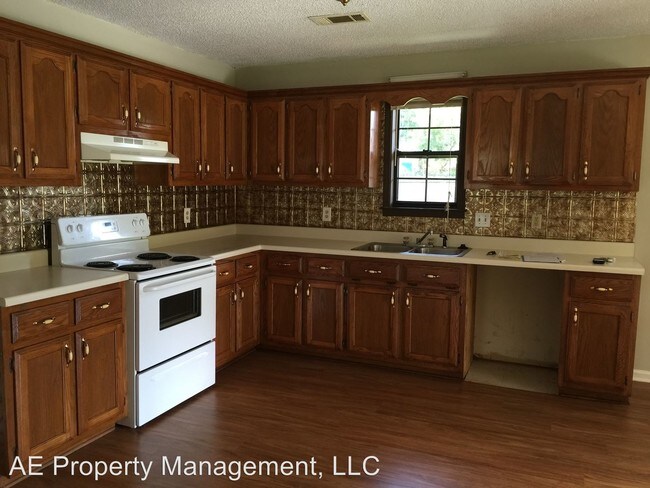 Foto del edificio - 3 br, 2 bath House - 44 Laurel Lane