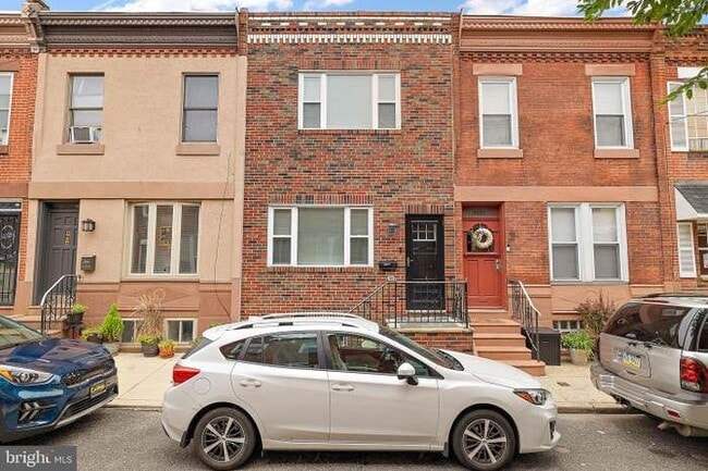 Building Photo - 2225 S Rosewood St