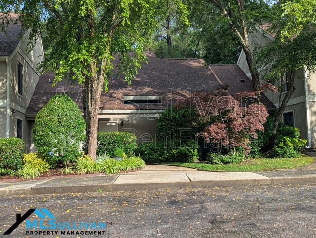 Building Photo - 4101-4105 Five Oaks Dr