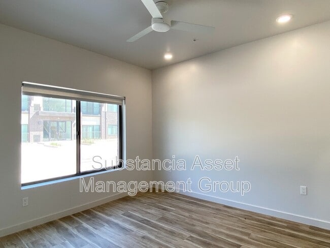 Foto del edificio - 1683 Midtown Pl