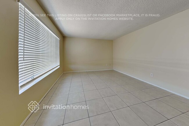 Building Photo - 7115 W North Ln