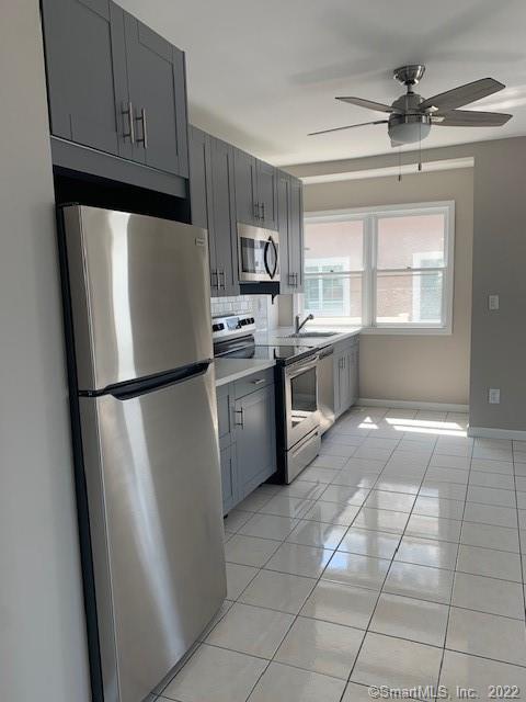 Foto del edificio - 144 Cove St