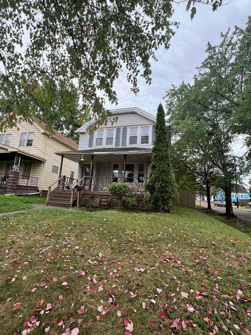 8602 Jeffries Ave Cleveland, OH 44105 – photo 3