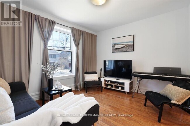 Photo du bâtiment - 12 Adelaide St