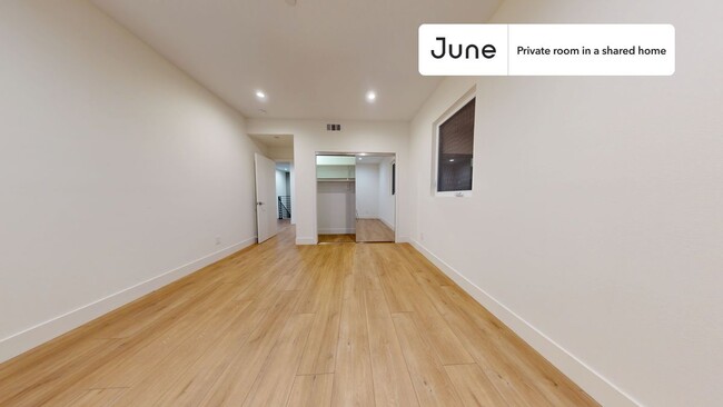 Foto del edificio - Private bedroom in 4 bed/4 bath Home