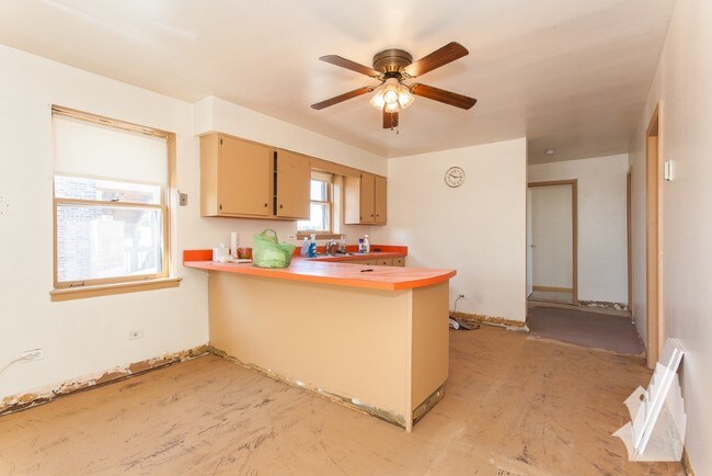 Foto del edificio - 3010 S Emerald Ave