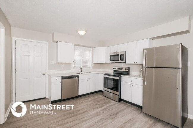 Foto del edificio - 7809 Axtell Ave