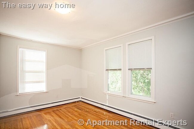 Building Photo - 5 Munroe St