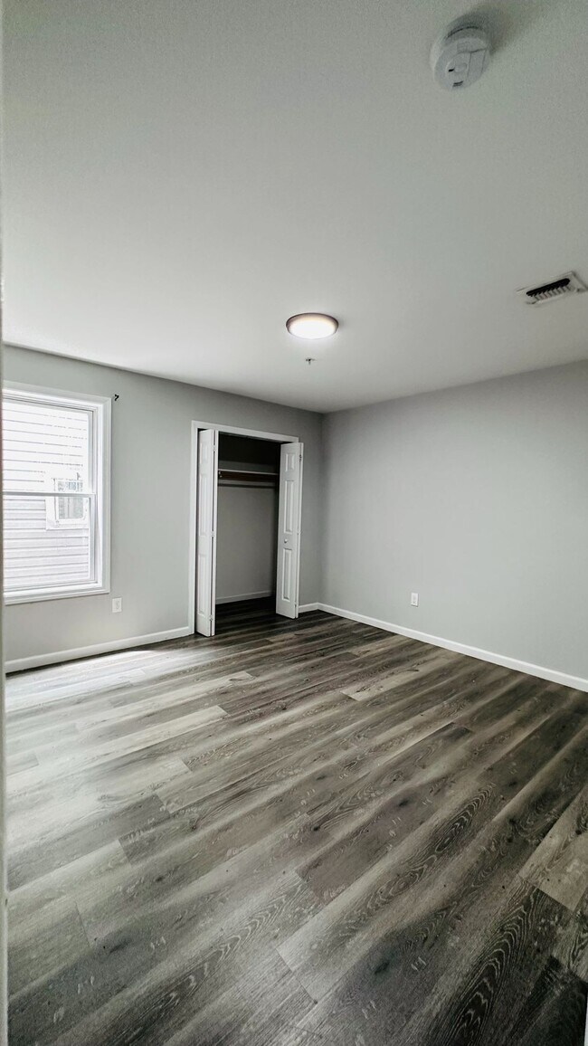 Foto del edificio - 52 12th Ave