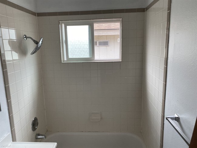 Foto del edificio - 2 br, 1 bath  - 920 I St Apt T Apt T
