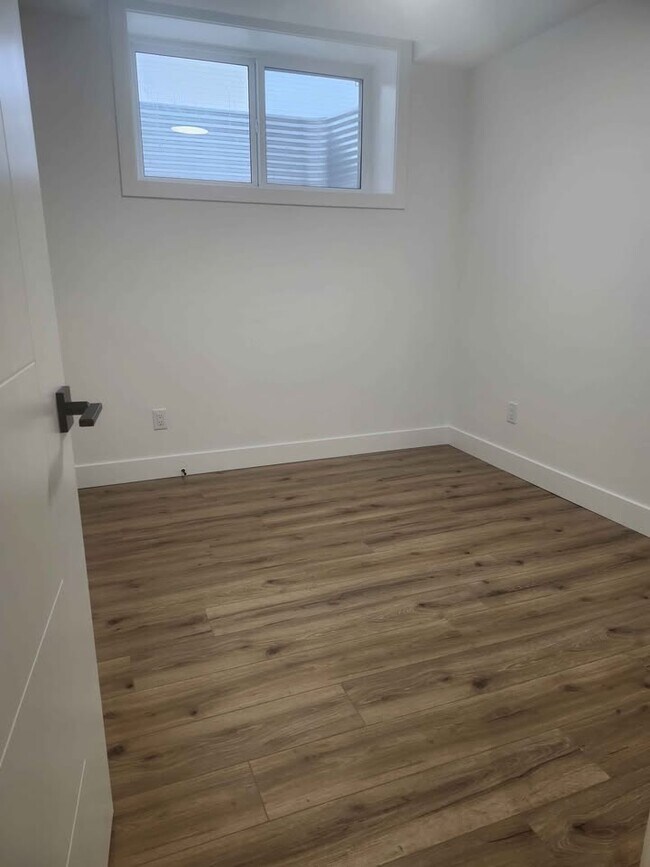 Building Photo - 8719 77 Ave NW