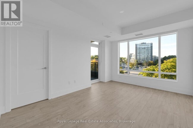 Building Photo - 259 The Kingsway