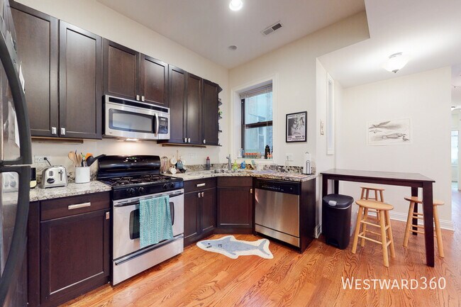 Foto del edificio - 842 W Barry Ave