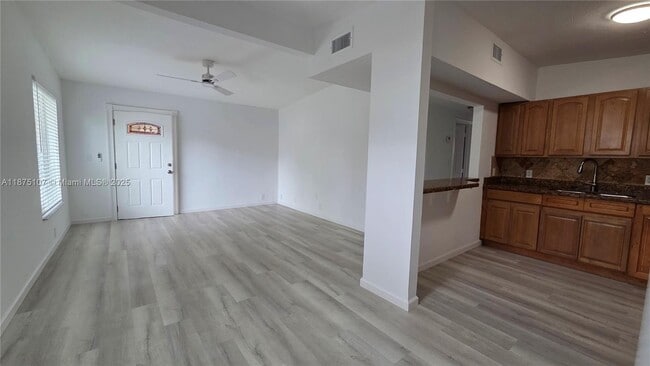 Foto del edificio - 3482 Frow Ave