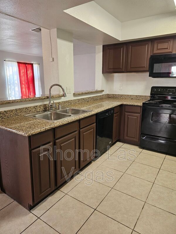 Foto del edificio - 6800 E Lake Mead Blvd