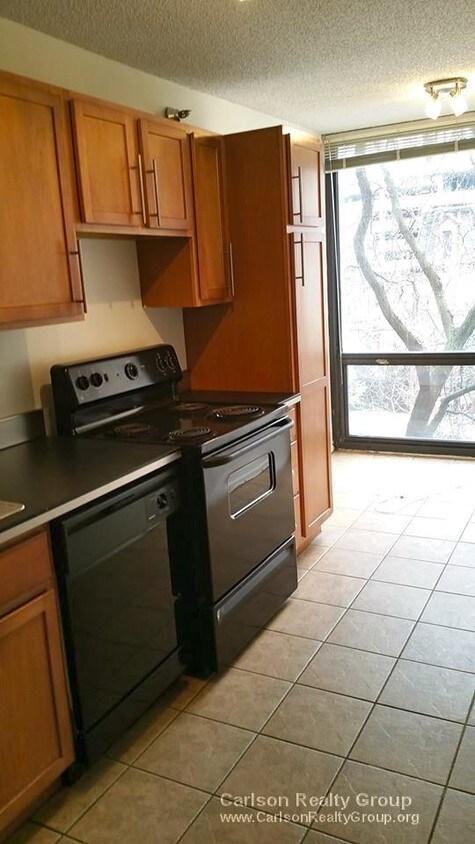 Foto principal - 1130 N LaSalle Dr