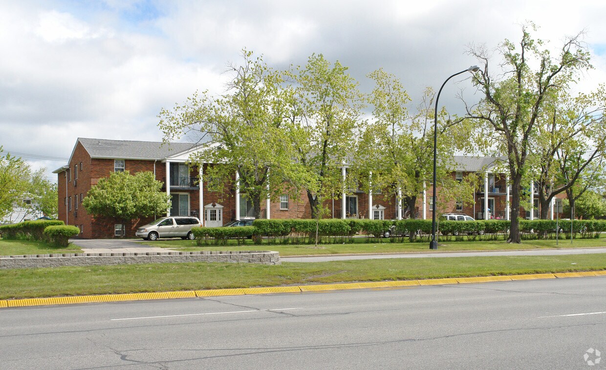 Williamsburg Village West Apartments in Tonawanda, NY