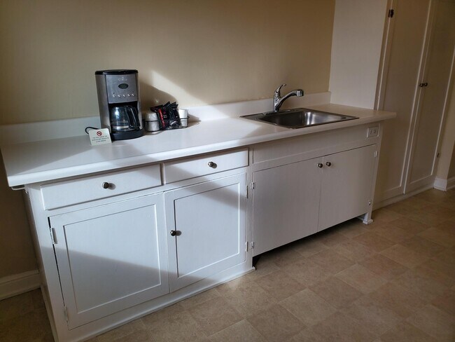 #305 Kitchen - Mira Lago Apartments