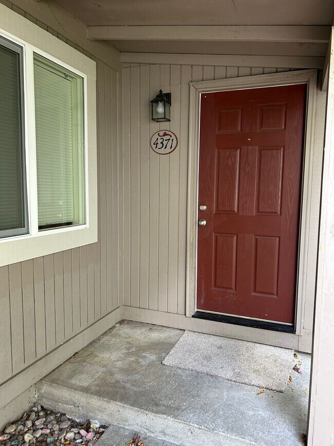 Foto del edificio - 4371 Madrona Way SE