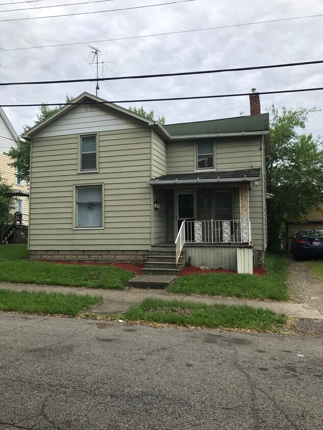 Primary Photo - 63 Linden Ave SE