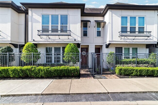 Building Photo - 2928 Baer St