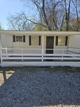 Building Photo - 997 W Elmwood Dr