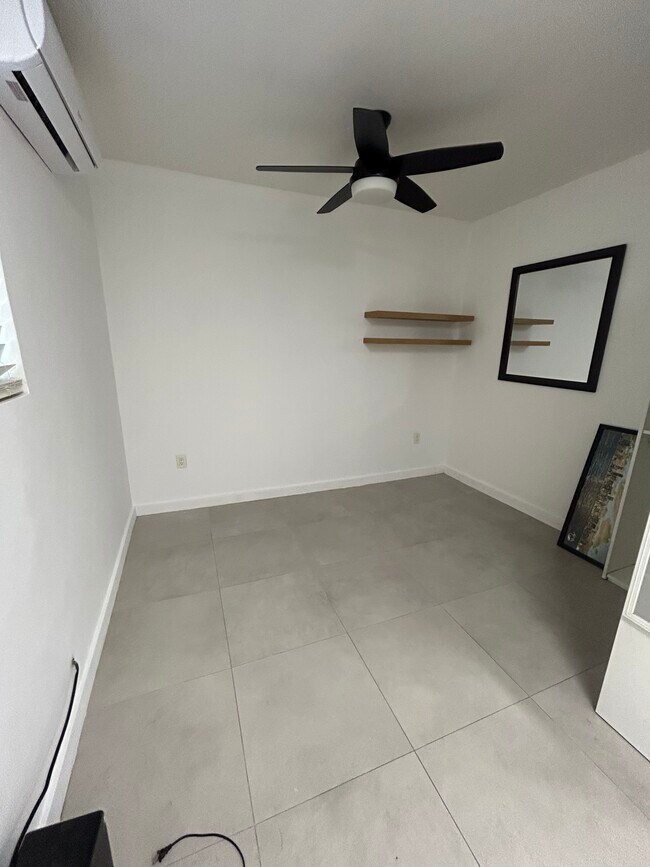 Foto del edificio - 570 SW 45th Ave