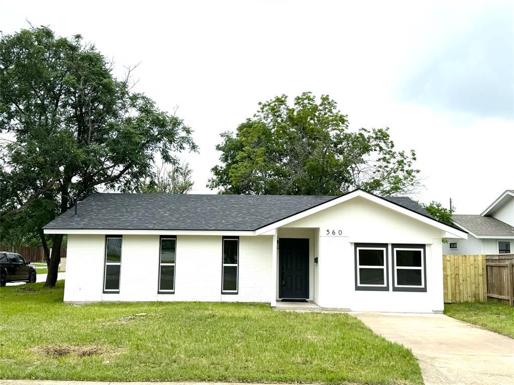 Foto principal - 560 E 19th St