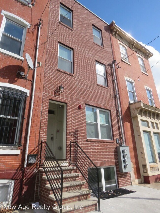 Exterior - 303 N 41st St
