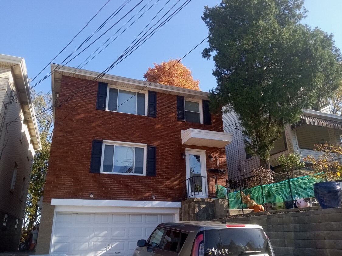 230 Clairmont Ave Unit 2, Pittsburgh, PA 15229 Apartments in