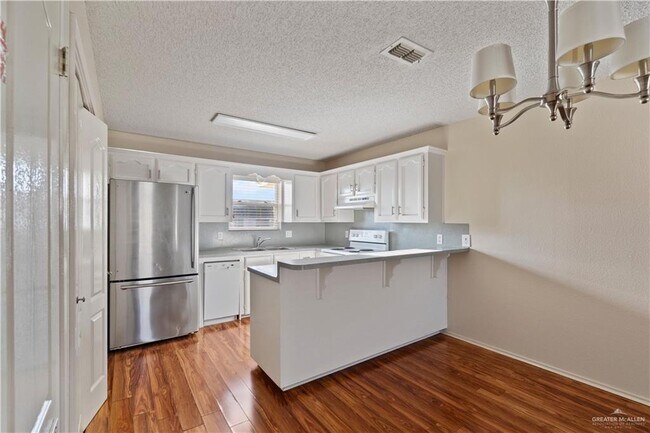 Foto del edificio - 2501 Hibiscus Ave