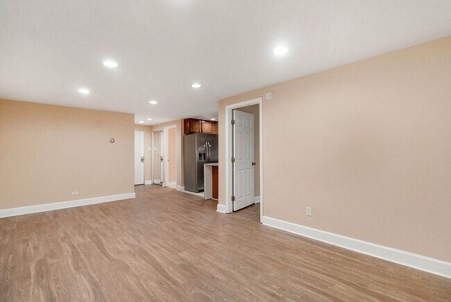 Building Photo - Location!! Updated Gem on Pearl St. in Gov...