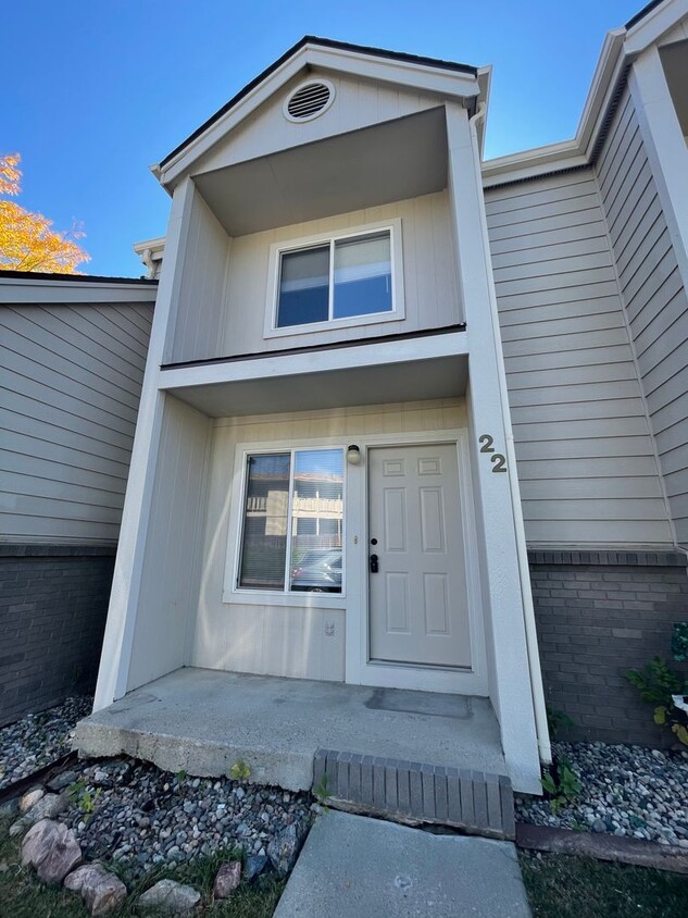Primary Photo - 2900 Ross Dr